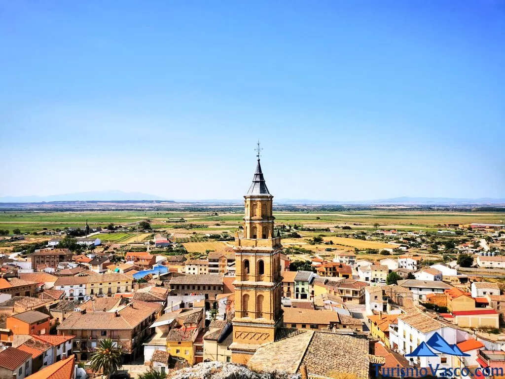 panoramica-de-arguedas-qué-ver-en-Arguedas-1024×768
